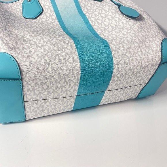 Michael Kors Rare Ocean Blue Signature Tote & Wallet - Picture 8 of 14